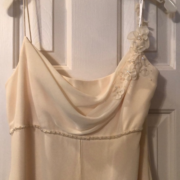 Formal cream dress - Picture 4 of 4